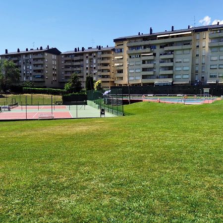Oroel Apartment Jaca Bagian luar foto