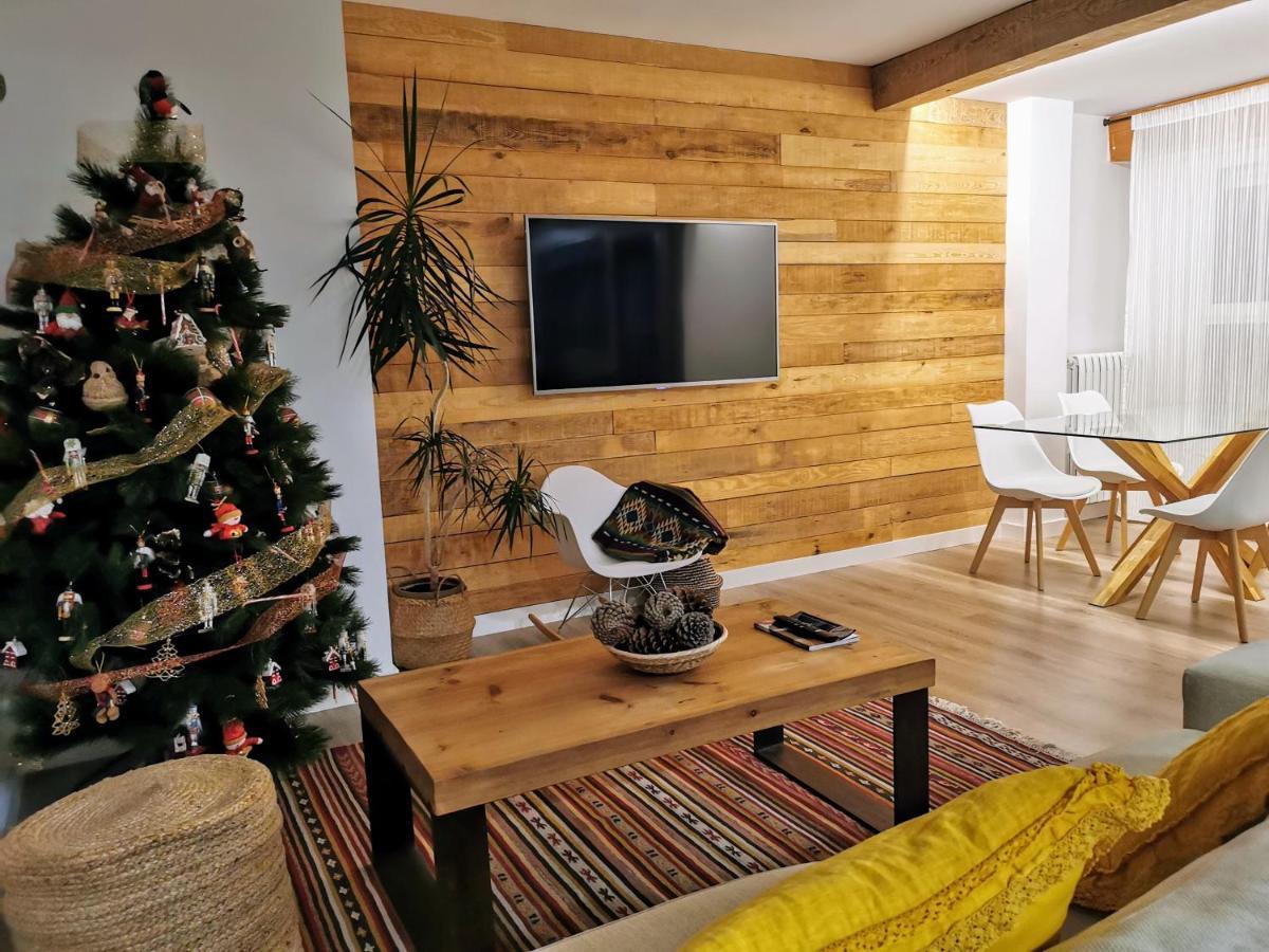 Oroel Apartment Jaca Bagian luar foto