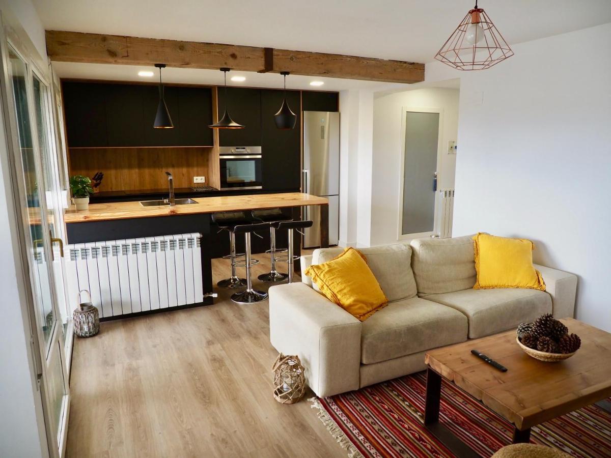 Oroel Apartment Jaca Bagian luar foto